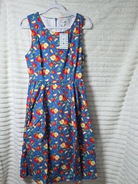 0600 Tulip B  Blue Apple-Print Sleeveless Midi Dress with Pockets